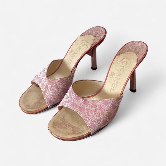Vintage Chanel Heels - Picture 1 of 6